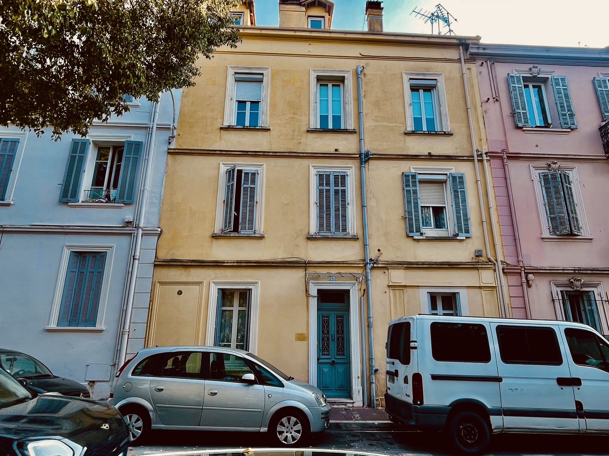 APPARTEMENT - PLATEAU AVEC JARDIN – CENTRE-VILLE - CANNES - 1