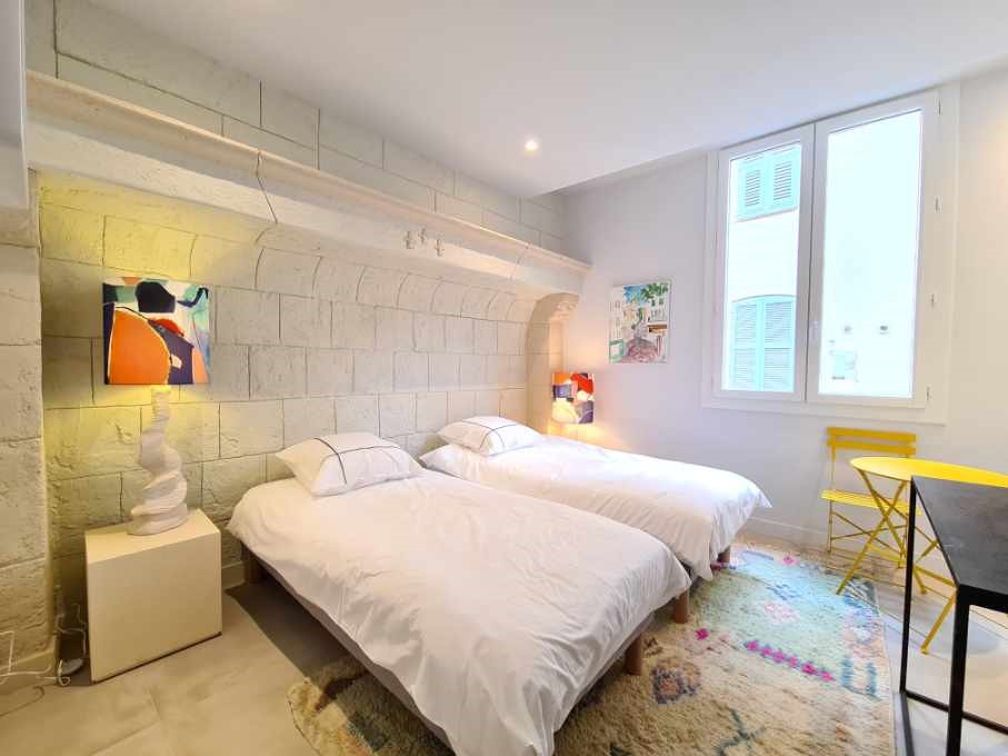 IMMEUBLE RÉNOVÉ / STYLE PETIT HÔTEL - CANNES – LE SUQUET - 8