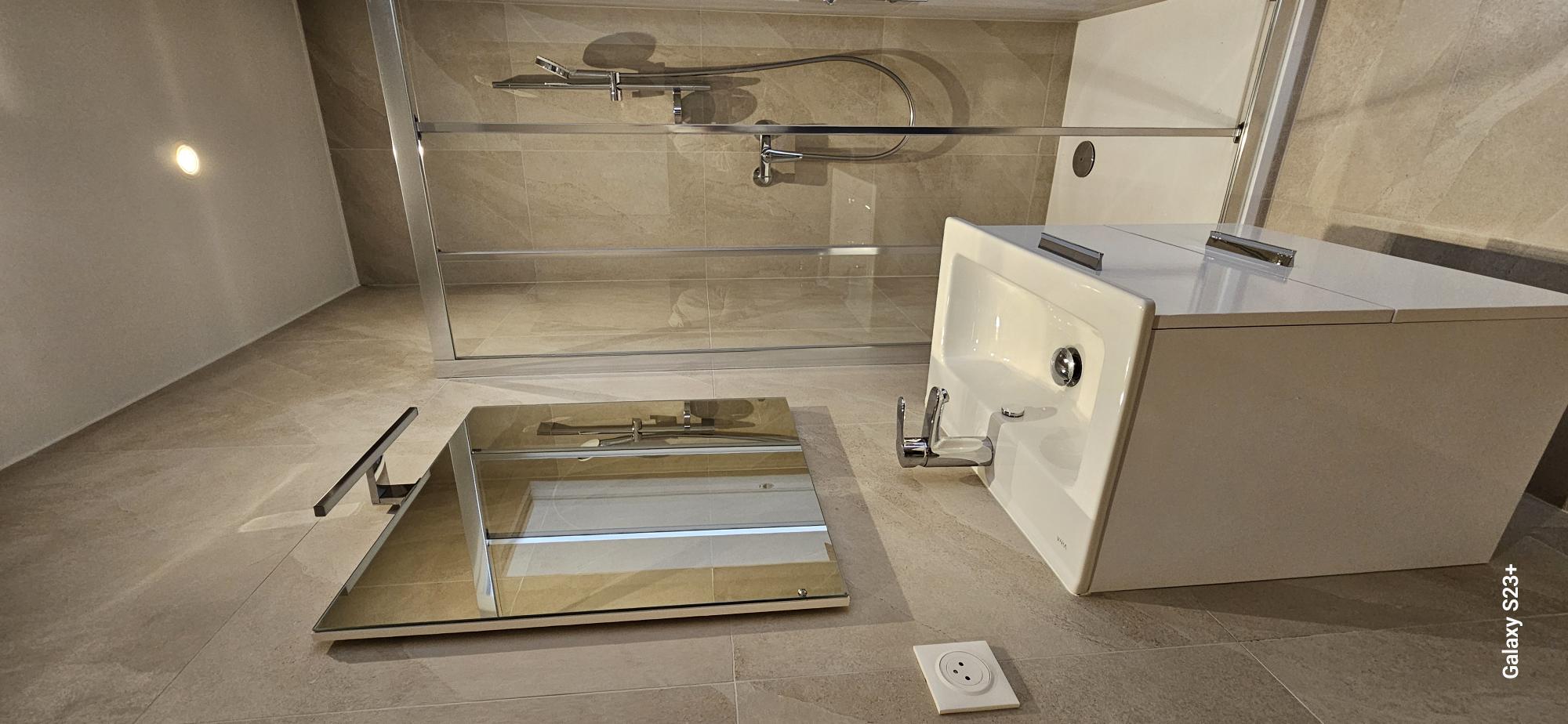 IMMEUBLE RÉNOVÉ / STYLE PETIT HÔTEL - CANNES – LE SUQUET - 11